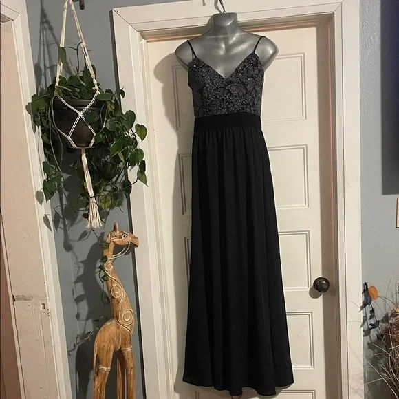 Women's Soieblu Black Lace Maxi Dress - Picture 1 of 10